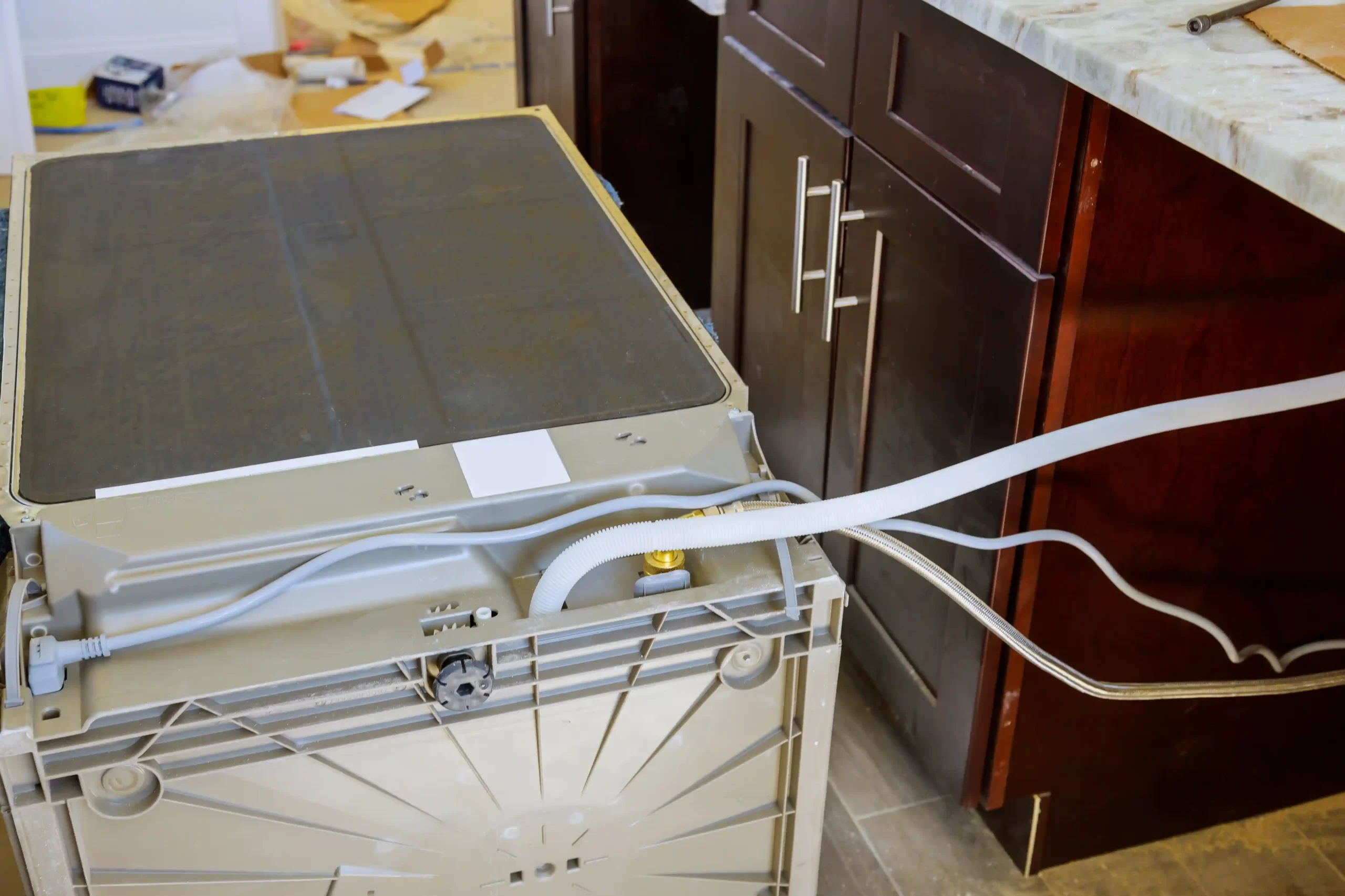 Comment enlever un lave-vaisselle encastrable ? - Le Blog by Electro Dépôt